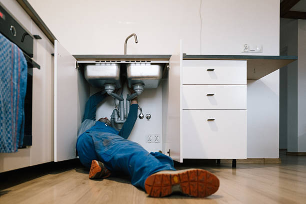 Professional Pipe Repair technician working in Willis, VA